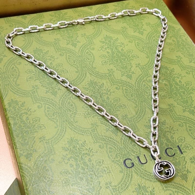 G*u*i necklaces